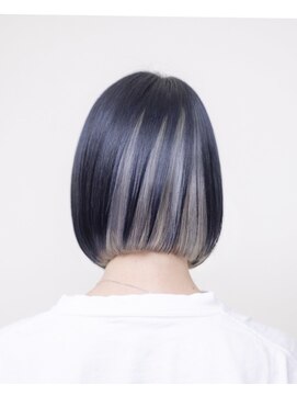ルプラ ブリリアント(le-pla brilliant) インナーカラー/ショートボブ/切りっぱなし/ダブルカラー/豊橋