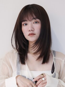 シスタ(SISTA) ミディアム大人レイヤー/ナチュラルストレートヘア【自由が丘】