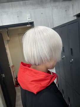 モニカ(MONIQA) ホワイトカラー