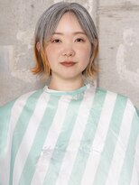 くらげ美容院 武蔵小杉&nbsp;グレイヘア×ビビッドオレンジ★くびれヘアボブ[40代50代60代]
