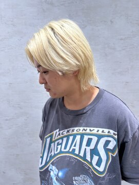 スイ(sui) センターパートウルフレイヤーカット　ハイトーンブリーチ