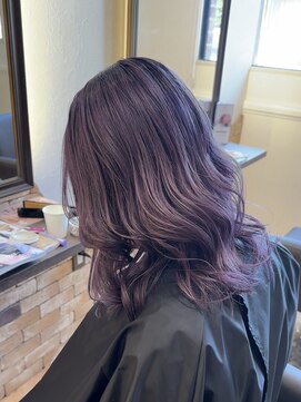 ゼウス(Zeus.) 海外ヘアーハッシュカットレイヤーカットハイライトカラー