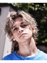 アストラ(ASTRA)&nbsp;MEN’S HAIR/サーフカール/刈り上げセンターパート