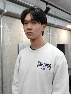オルカ(ORCA) センターパート　ダウンパーマ　韓国ヘア　メンズ　南川聖華
