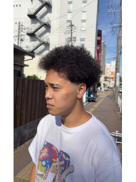 ダーチャ(Datsche) アフロ　スキンフェード