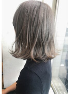 ランプ ヘアー(lamp hair) 【lamp池袋】グレーベージュ、切りっぱなしロブ