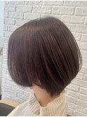 ベージュで作る柔らかショートボブ