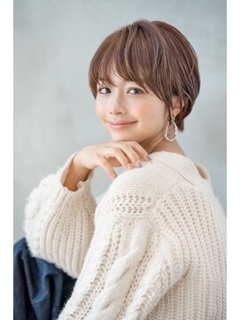 ケアリー 武蔵小杉(Carelly) フェザーバングカーキグレージュ大人かわいいマッシュショート