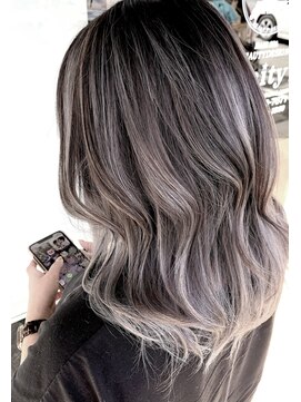 トリニティ(trinity) バレイヤージュ・ブリーチカラー・白髪カバー【豊見城・小禄】