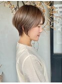 《スタイル》くびれ大人ショート