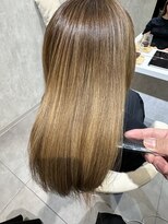 ロッタクッチ 表参道 青山(LOTTA CUCCI)&nbsp;ブリーチ毛艶感upストレート