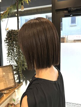 リノナ(Linona) やわらかミディアムワンカールパーマカーキグレージュ前髪錦糸町