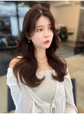 春カラー＊柔らかアッシュブラウン×韓国くびれヘア◯伊藤