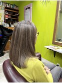 《馴染みハイライト×ミディアムヘア》