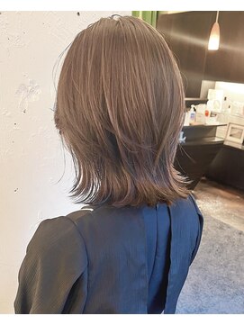 ティーシェル(TIECHEL) 小顔イメチェン、ブルーグレージュカラーくびれレイヤーボブ