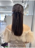 【谷】カチモリストレートハーフアップ