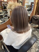 チャプター 問屋町(chapter) ケアブリーチミルクティーグレージュカラーレイヤーカット韓国