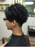 クセを生かしたツーブロックショート