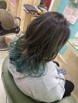 ヘアービーハッピー デコ(Hair be Happy DeCo)&nbsp;グレーオリージュに毛先がグリーンだよー