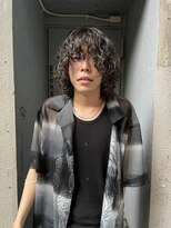 メンズ　パーマ　カット　デザインパーマ　ウルフ　黒髪パーマ
