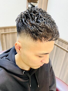 ミリオンバックス 上野(Million Bucks) 韓国マッシュ/フェードカット/ニュアンスパーマ/スペインカール