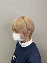 リングバイモアムー(Ring by Moremuu) マッシュショート、と、ブロンドベージュカラー