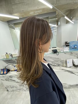 ブラウン(Brown) 白髪ぼかしハイライトカラーで作る【色気たっぷりレイヤー】