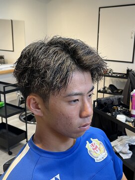 ヴィ 大宮(Vii) ダークアッシュ/カルマパーマ/アッシュブラック[メンズ/大宮]