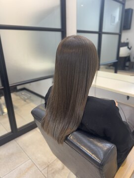 ファイブ ノーヴル カラット(5 Noble ct.) 【kana】透明感◎艶オリーブカラー