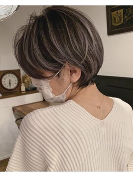 シフト ニュートラル(SHIFT N) ショートバレイヤージュ　グレー