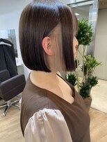 ジエクト ヴィシア(The Ect VIXIA)&nbsp;インナーカラー×前下がりボブ×ホワイトベージュ×艶髪ボブ