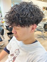 ウェイビーエフティフィフス 横浜西口(WAVEY ft.fifth)&nbsp;ツイストスパイラルパーマ波巻きスパイラル刈り上げマッシュ