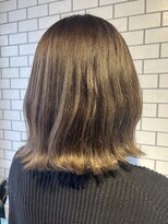 ノエル(noele)&nbsp;外ハネミディ×オリーブベージュ