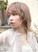 ウルフカット くびれレイヤー くすみベージュ 顔まわりカット