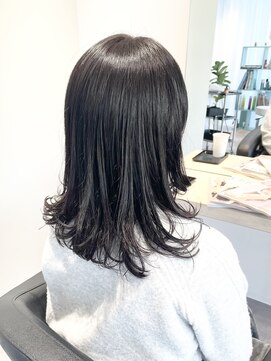 ストフ(stof) レイヤーカット/シースルーバング/巻き髪スタイル