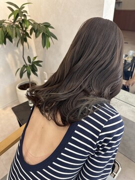 イルプロム 御厨店(illuprom.) アッシュ