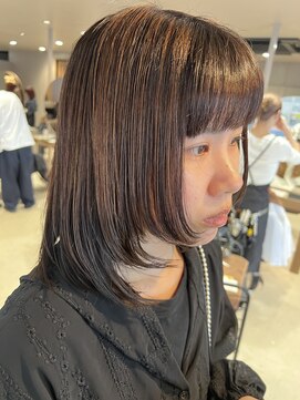 ショコララテ 【顔まわりのレイヤーカット】　ワンカール　極細ハイライト