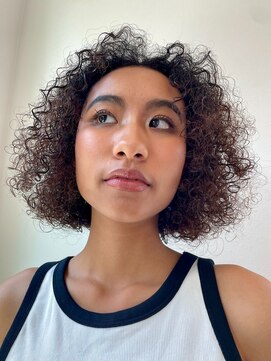 ナループロアオハナ(Nalu pu loa ohana) カーリーヘアカーリーパーマ海外風ハードパーマ