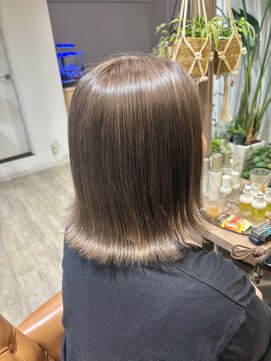 ミルクティーベージュ／ブリーチ1～2回ハイトーンカラー