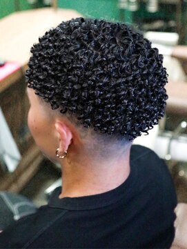 プロショップウェーブ セカンド(PRO SHOP WAVE II) スペインカール/テーパーフェード/メンズパーマ/フェザーパーマ