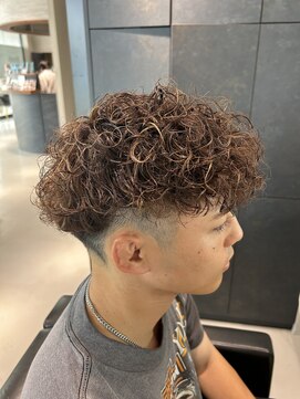 ブラッシュ バイ フォルテ 静岡 草薙店(Brush by FORTE) スペインカール　ハイライト　メンズパーマ　静岡　草薙　清水