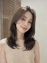 オアシスアヴェダ ザ・ペニンシュラ東京(OASIS AVEDA) グレージュ・大人セミロングふんわりレイヤー銀座日比谷30代