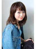 カジュアル×フェミニン ミディアムスタイル