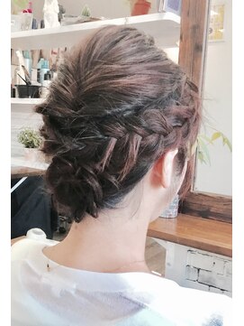 ガーデン(GARDEN) 編み込みアレンジ1