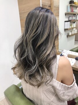 ジゼル(gisele) バックコームバレイヤージュ×エアタッチ