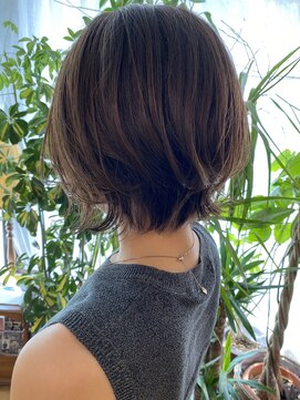 インビテーション(invitation) ウルフっぽさのあるレイヤーボブ