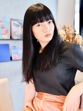 ハーバーズ バイ エムスラッシュ 鎌倉由比ヶ浜(Harbors by M.SLASH) HARBORS鎌倉/エアストレートロング/黒髪艶カラー/オン眉b