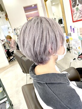 ファクトリーファイブ(Factory5) 【Factory5やまぐち】薄グレー首元すっきりショート.