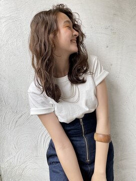 ロイジー(roijir) 表参道roijir　透け感グレージュ ×大人ヘア