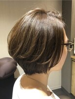 カミケンガレリア(kamiken. galleria)&nbsp;艶髪カラーこなれ美髪エアリーショート【カミケンガレリア】